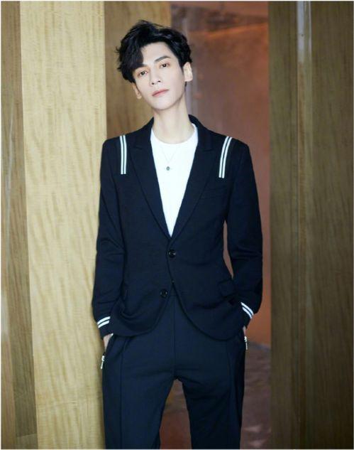 罗云熙吃瓜娱乐,揭秘娱乐圈幕后故事